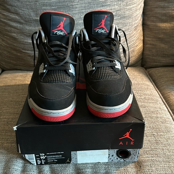 Air Jordan Retro 4 - Picture 1 of 8